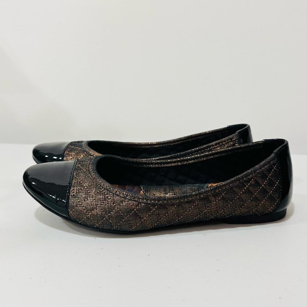 Born Leather Riley Quilted Ballet Flats Size 6,5 Patent Cap‎ Toe Comfort Shoes - Picture 2 of 10